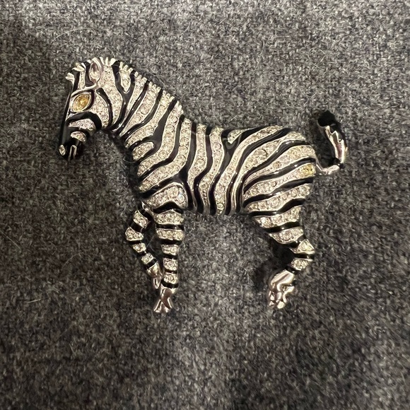 Vintage Black and Silver Zebra Brooch - Picture 2 of 7